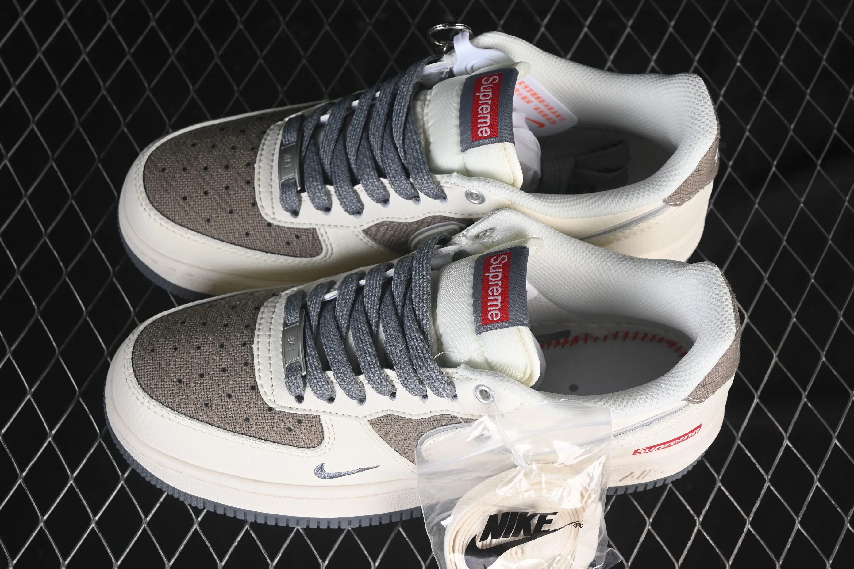 All categories Nk Air Force 1 Air Force series Nk Air Force 1 Low Air Force low top Nike Air Force 1'07 Low Supreme joint beige gray canvas Air Force 1 low top casual sneakers XX3168-210